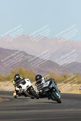 media/Feb-04-2023-SoCal Trackdays (Sat) [[8a776bf2c3]]/Turn 14 (115pm)/